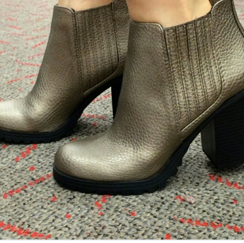 Sam &Libby  boots